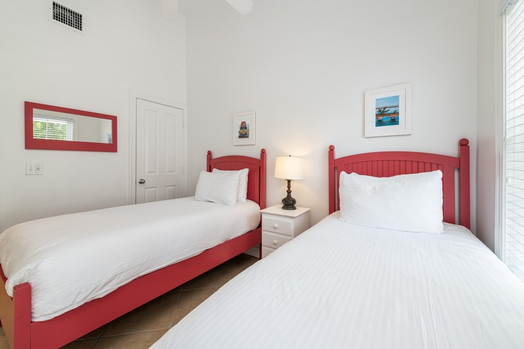 MARATHON, Florida, 33050, United States, 3 Bedrooms Bedrooms, ,2.5 BathroomsBathrooms,Residential,Forsale,1927575