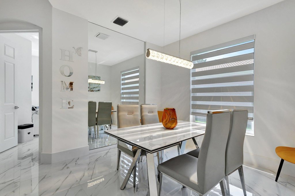 Boynton Beach, Florida, 33472, United States, 3 Bedrooms Bedrooms, ,2 BathroomsBathrooms,Residential,Forsale,1969949