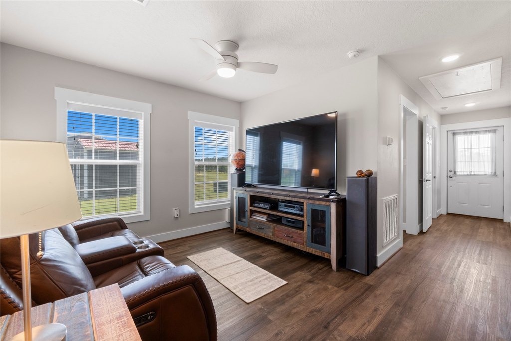 Livingston, Texas, 77351, United States, 3 Bedrooms Bedrooms, ,2 BathroomsBathrooms,Residential,Forsale,1954133