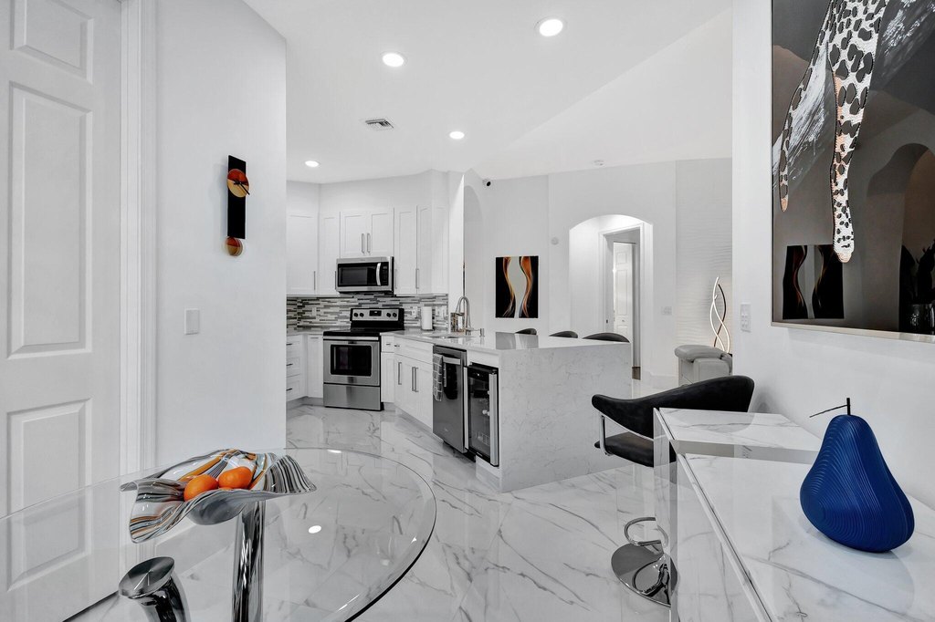 Boynton Beach, Florida, 33472, United States, 3 Bedrooms Bedrooms, ,2 BathroomsBathrooms,Residential,Forsale,1969949