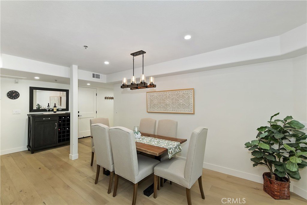 Lake Arrowhead, California, 92352, United States, 2 Bedrooms Bedrooms, ,2 BathroomsBathrooms,Residential,Forsale,1953300