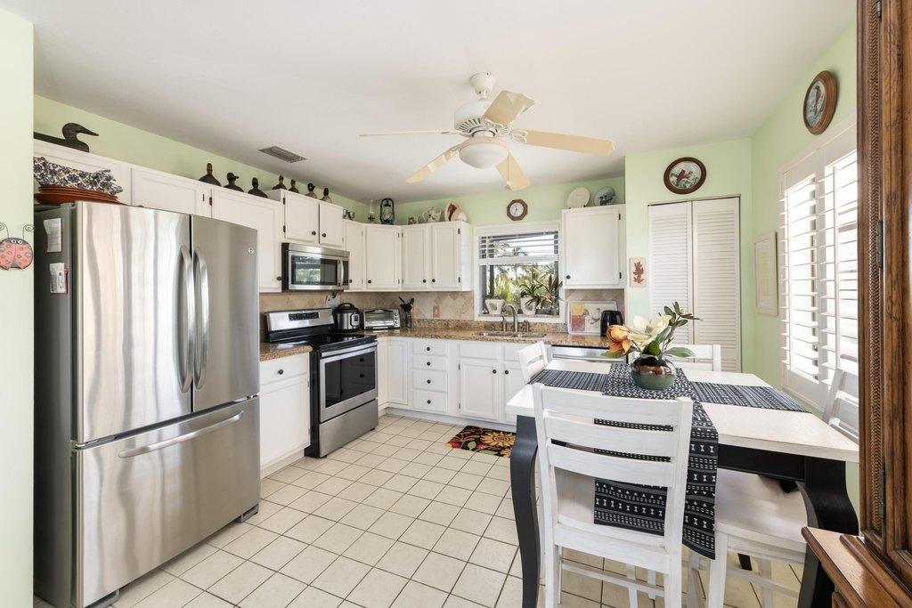 Marathon, Florida, 33050, United States, 4 Bedrooms Bedrooms, ,3 BathroomsBathrooms,Residential,Forsale,1927573