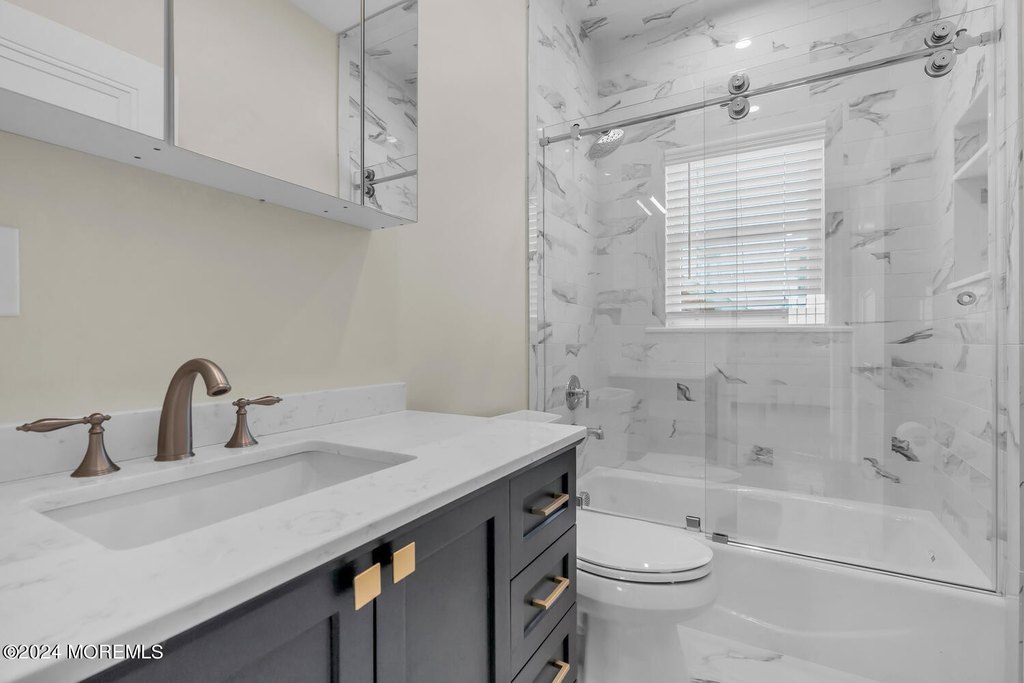 South Seaside Park, New Jersey, 08752, United States, 7 Bedrooms Bedrooms, ,5 BathroomsBathrooms,Residential,Forsale,1922394