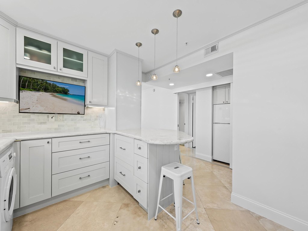 Highland Beach, Florida, 33487, United States, 2 Bedrooms Bedrooms, ,2 BathroomsBathrooms,Residential,Forsale,1905199