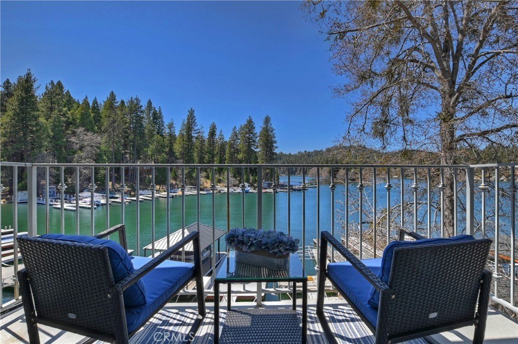 Lake Arrowhead, California, 92352, United States, 2 Bedrooms Bedrooms, ,2 BathroomsBathrooms,Residential,Forsale,1953300