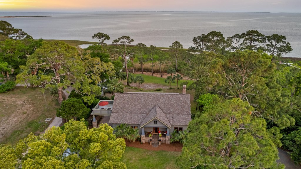 Apalachiacola, Florida, 32320, United States, 5 Bedrooms Bedrooms, ,5 BathroomsBathrooms,Residential,Forsale,1946766