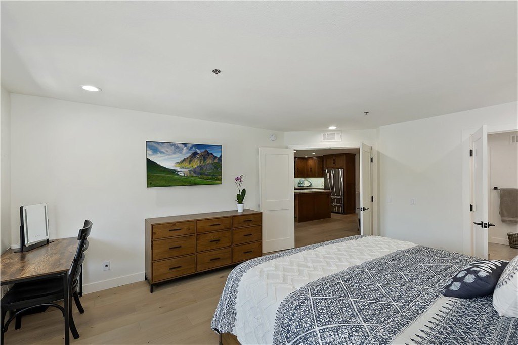 Lake Arrowhead, California, 92352, United States, 2 Bedrooms Bedrooms, ,2 BathroomsBathrooms,Residential,Forsale,1953300