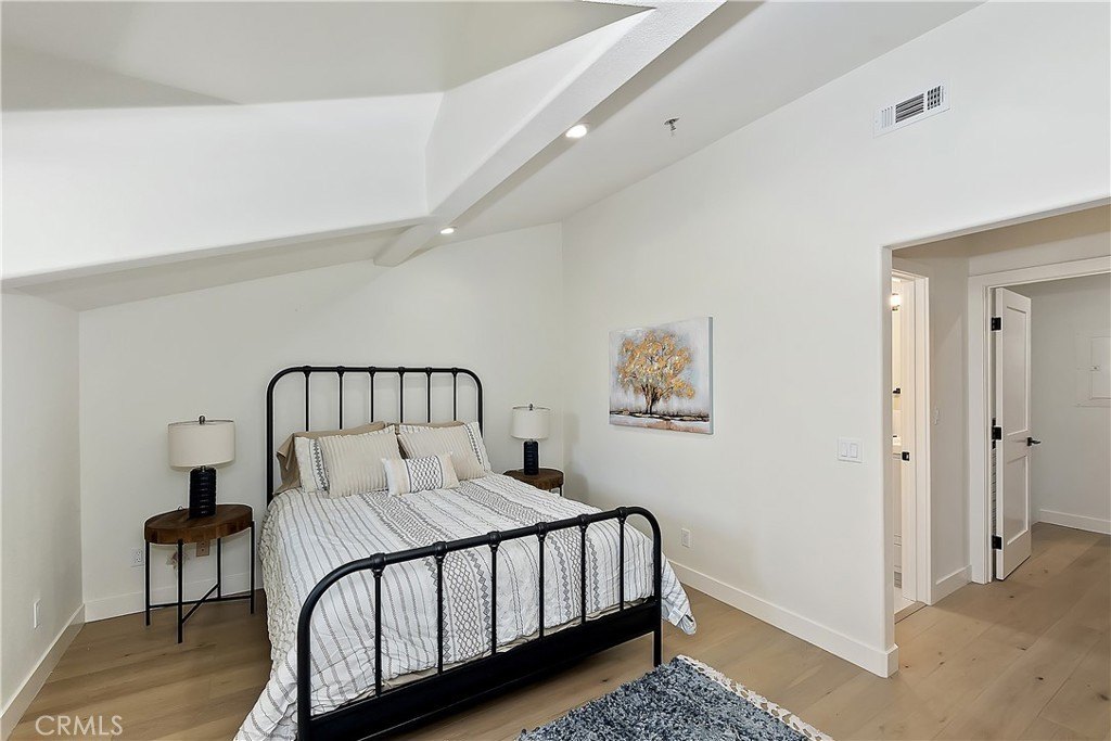 Lake Arrowhead, California, 92352, United States, 2 Bedrooms Bedrooms, ,2 BathroomsBathrooms,Residential,Forsale,1953300