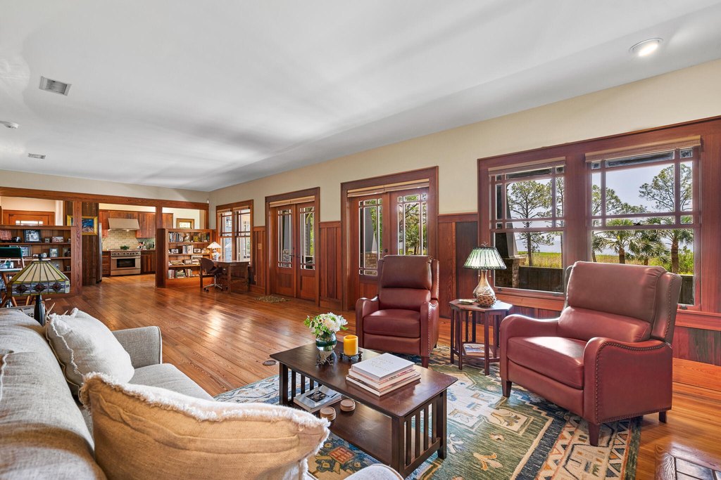 Apalachiacola, Florida, 32320, United States, 5 Bedrooms Bedrooms, ,5 BathroomsBathrooms,Residential,Forsale,1946766