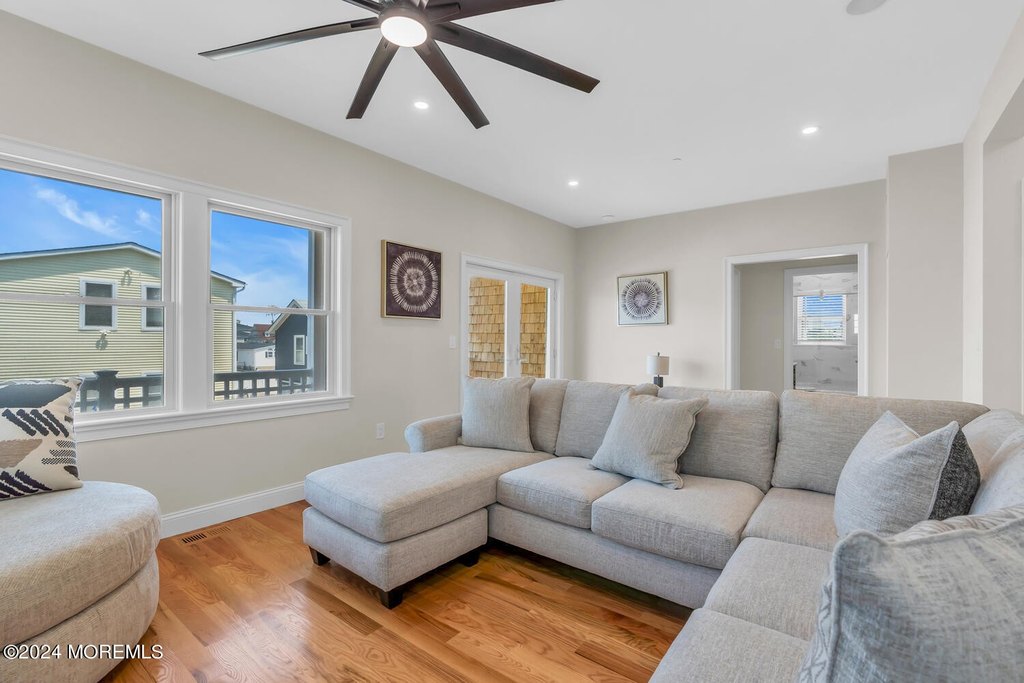 South Seaside Park, New Jersey, 08752, United States, 7 Bedrooms Bedrooms, ,5 BathroomsBathrooms,Residential,Forsale,1922394