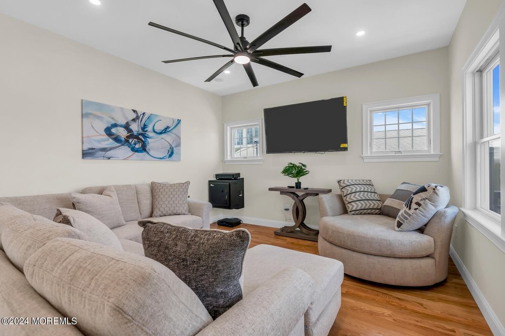 South Seaside Park, New Jersey, 08752, United States, 7 Bedrooms Bedrooms, ,5 BathroomsBathrooms,Residential,Forsale,1922394