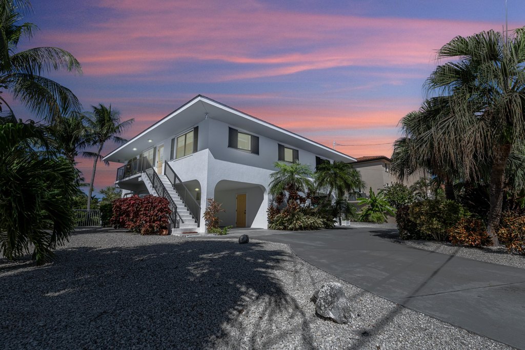 Marathon, Florida, 33050, United States, 4 Bedrooms Bedrooms, ,3 BathroomsBathrooms,Residential,Forsale,1927573