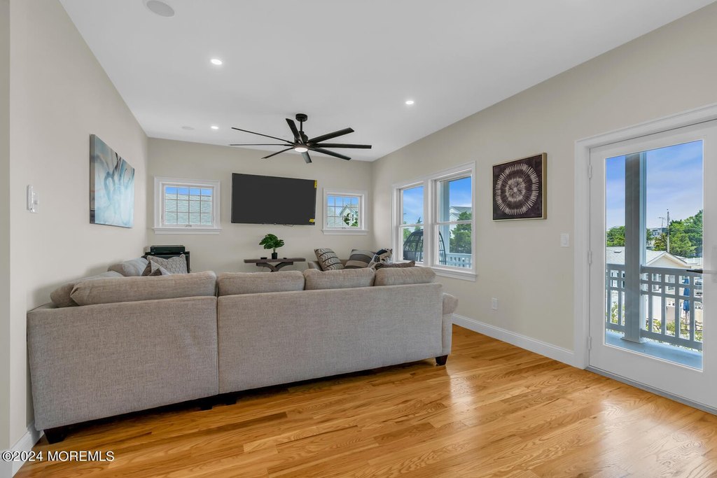 South Seaside Park, New Jersey, 08752, United States, 7 Bedrooms Bedrooms, ,5 BathroomsBathrooms,Residential,Forsale,1922394