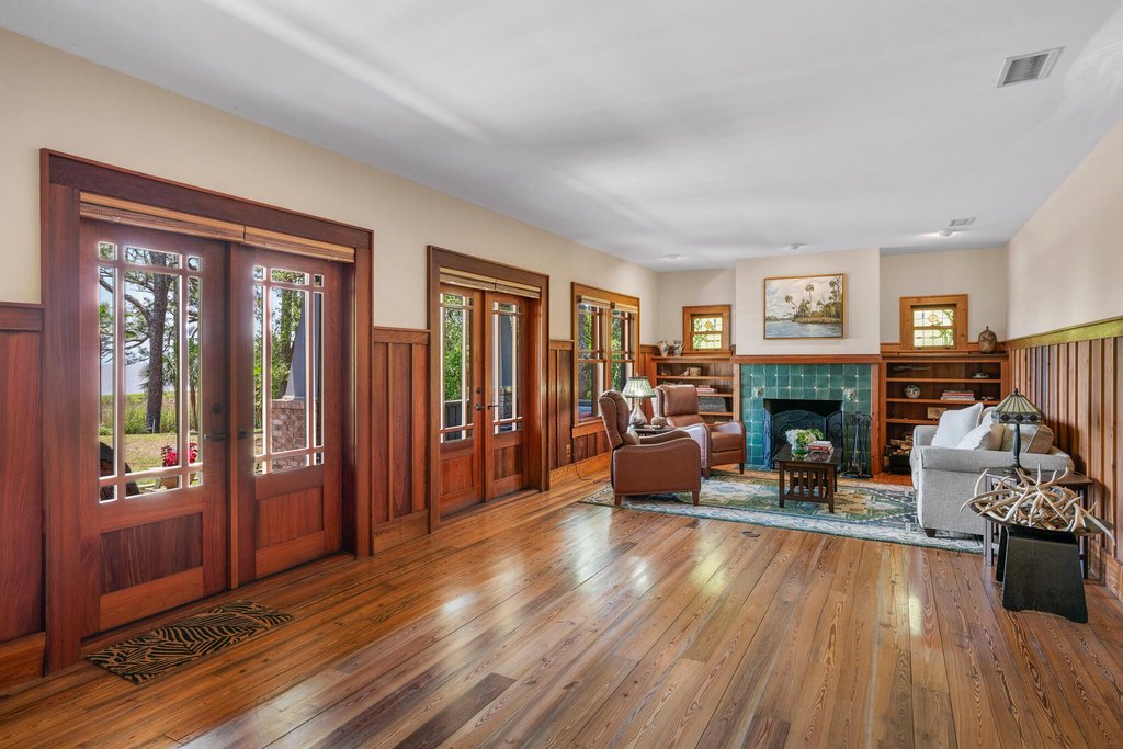 Apalachiacola, Florida, 32320, United States, 5 Bedrooms Bedrooms, ,5 BathroomsBathrooms,Residential,Forsale,1946766
