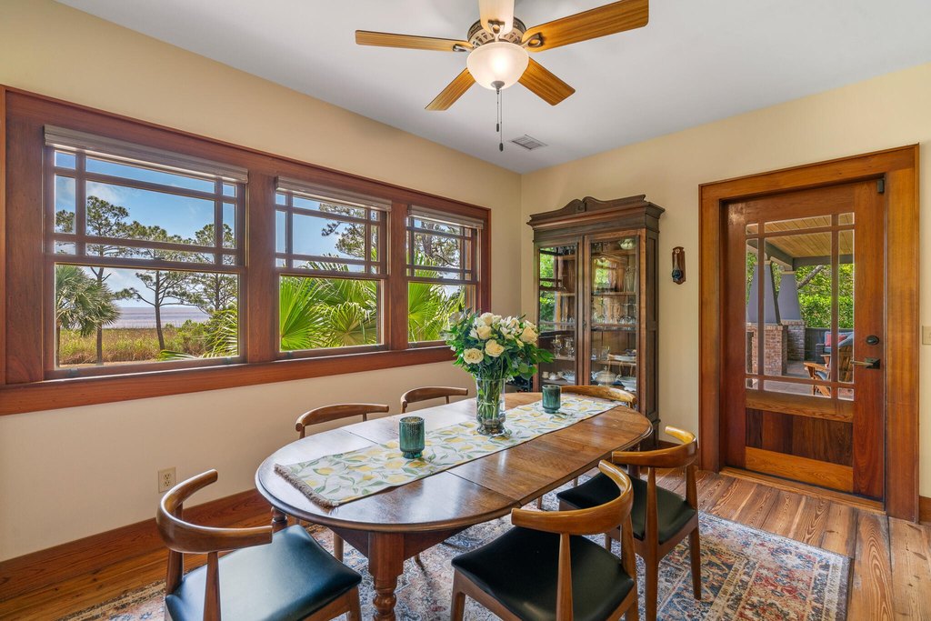 Apalachiacola, Florida, 32320, United States, 5 Bedrooms Bedrooms, ,5 BathroomsBathrooms,Residential,Forsale,1946766