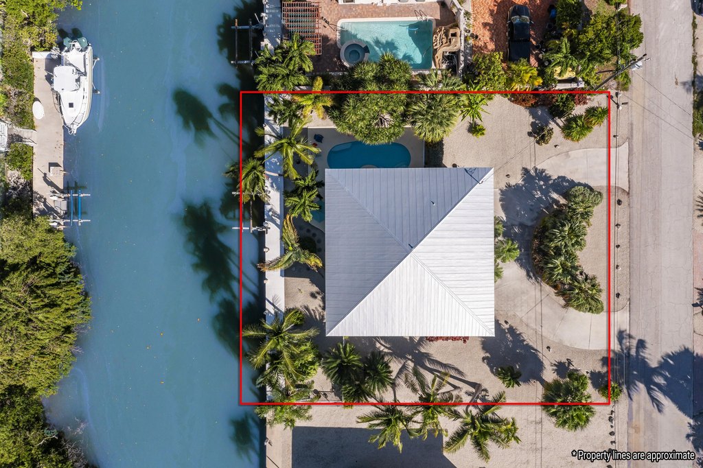 Marathon, Florida, 33050, United States, 4 Bedrooms Bedrooms, ,3 BathroomsBathrooms,Residential,Forsale,1927573