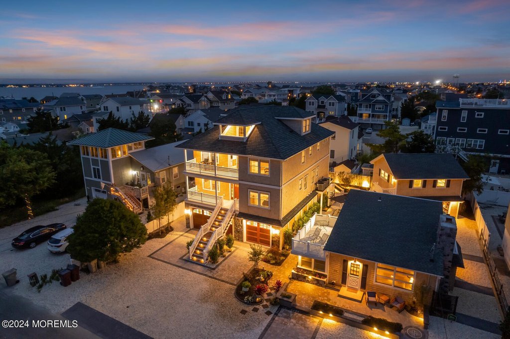 South Seaside Park, New Jersey, 08752, United States, 7 Bedrooms Bedrooms, ,5 BathroomsBathrooms,Residential,Forsale,1922394