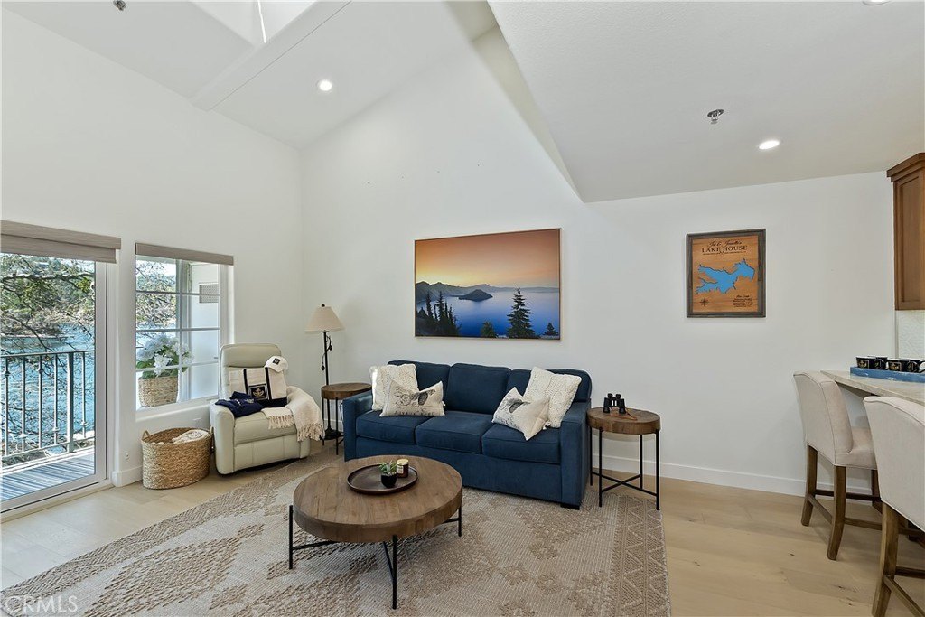 Lake Arrowhead, California, 92352, United States, 2 Bedrooms Bedrooms, ,2 BathroomsBathrooms,Residential,Forsale,1953300