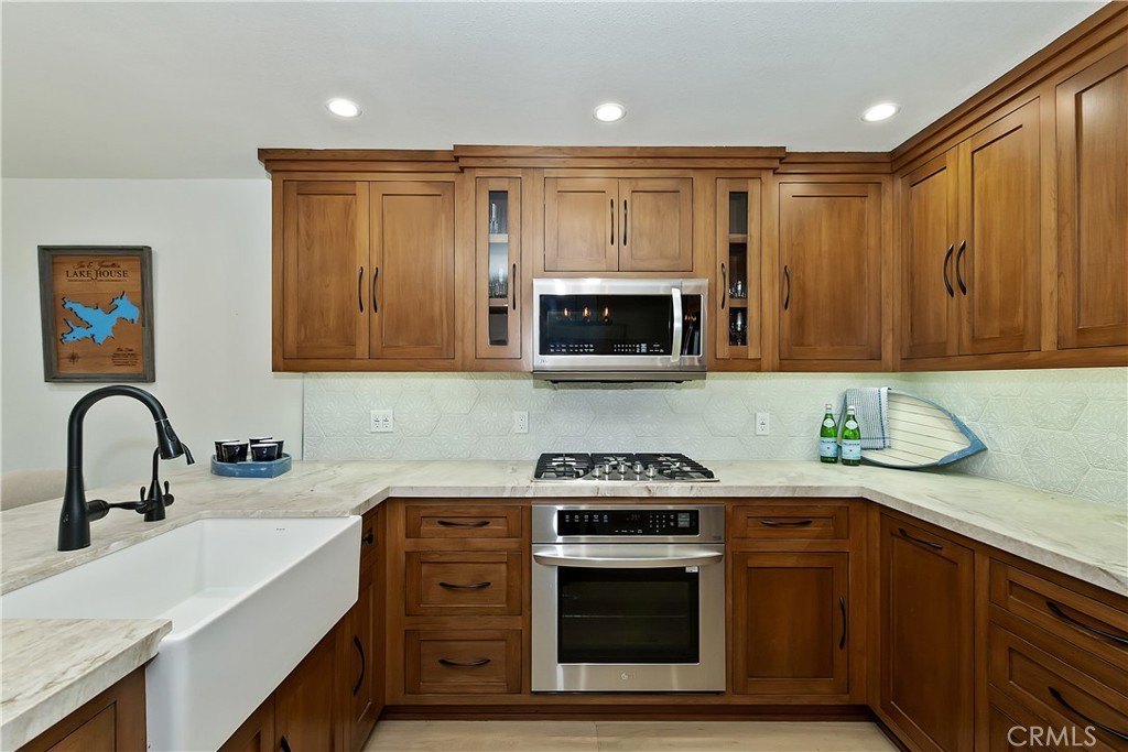 Lake Arrowhead, California, 92352, United States, 2 Bedrooms Bedrooms, ,2 BathroomsBathrooms,Residential,Forsale,1953300
