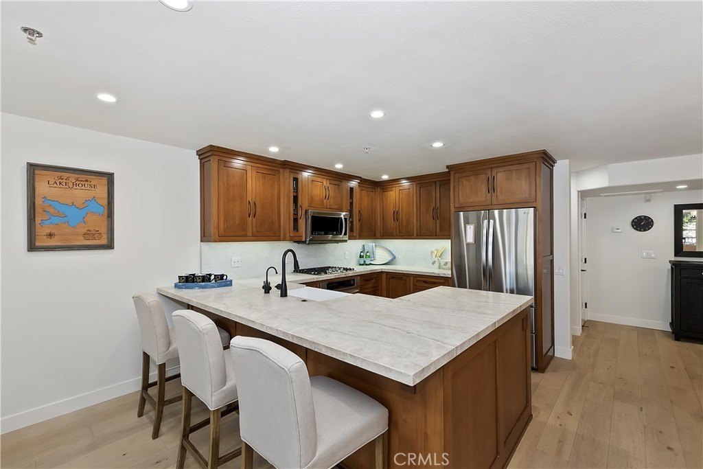 Lake Arrowhead, California, 92352, United States, 2 Bedrooms Bedrooms, ,2 BathroomsBathrooms,Residential,Forsale,1953300