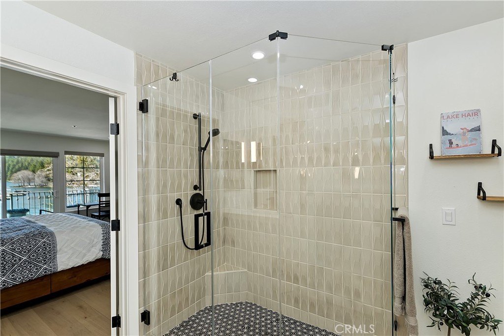 Lake Arrowhead, California, 92352, United States, 2 Bedrooms Bedrooms, ,2 BathroomsBathrooms,Residential,Forsale,1953300