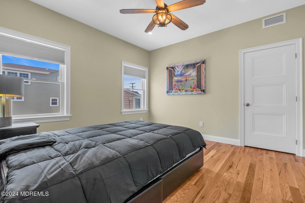 South Seaside Park, New Jersey, 08752, United States, 7 Bedrooms Bedrooms, ,5 BathroomsBathrooms,Residential,Forsale,1922394