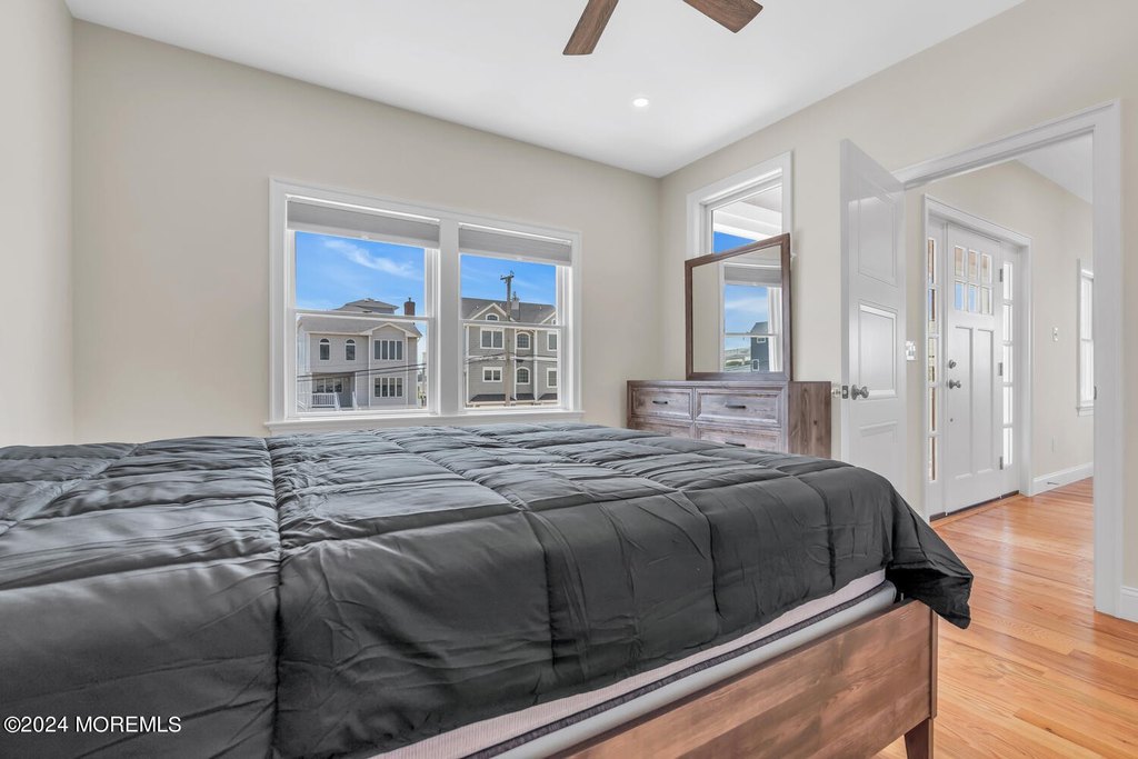 South Seaside Park, New Jersey, 08752, United States, 7 Bedrooms Bedrooms, ,5 BathroomsBathrooms,Residential,Forsale,1922394