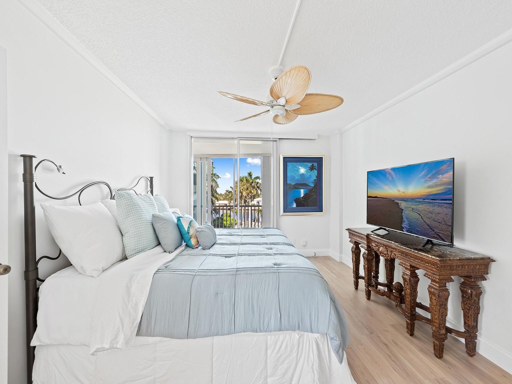 Highland Beach, Florida, 33487, United States, 2 Bedrooms Bedrooms, ,2 BathroomsBathrooms,Residential,Forsale,1905199