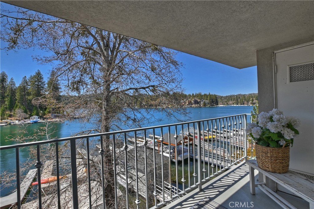 Lake Arrowhead, California, 92352, United States, 2 Bedrooms Bedrooms, ,2 BathroomsBathrooms,Residential,Forsale,1953300