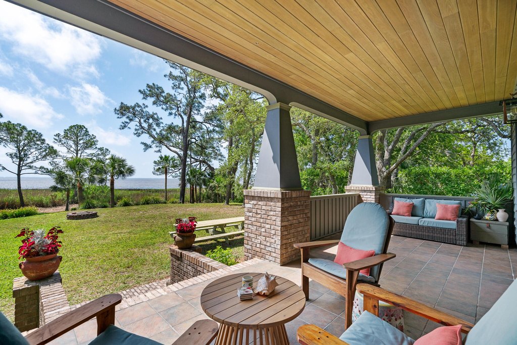 Apalachiacola, Florida, 32320, United States, 5 Bedrooms Bedrooms, ,5 BathroomsBathrooms,Residential,Forsale,1946766