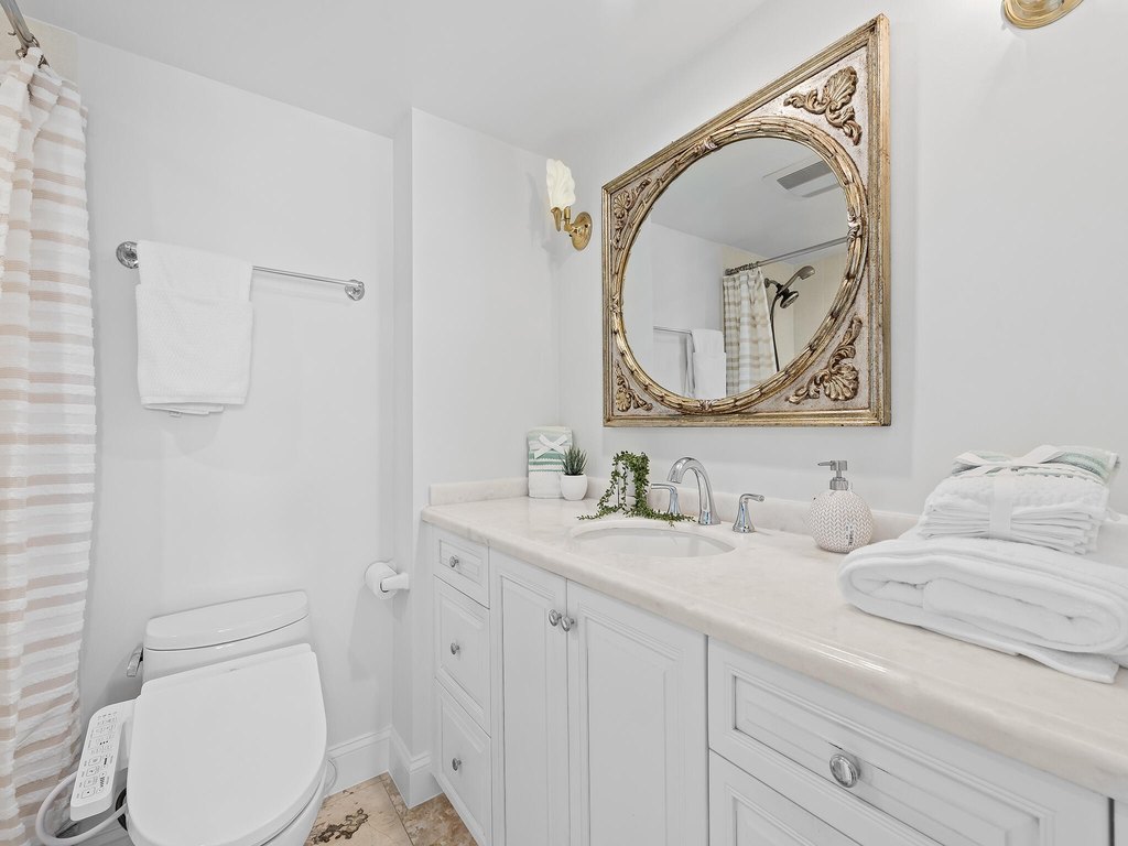 Highland Beach, Florida, 33487, United States, 2 Bedrooms Bedrooms, ,2 BathroomsBathrooms,Residential,Forsale,1905199