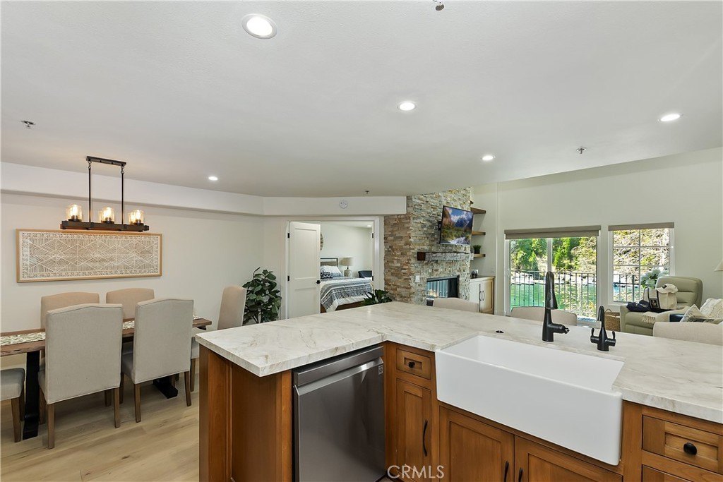 Lake Arrowhead, California, 92352, United States, 2 Bedrooms Bedrooms, ,2 BathroomsBathrooms,Residential,Forsale,1953300