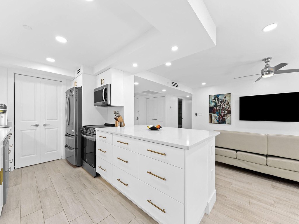 Boca Raton, Florida, 33487, United States, 2 Bedrooms Bedrooms, ,2 BathroomsBathrooms,Residential,Forsale,1886575