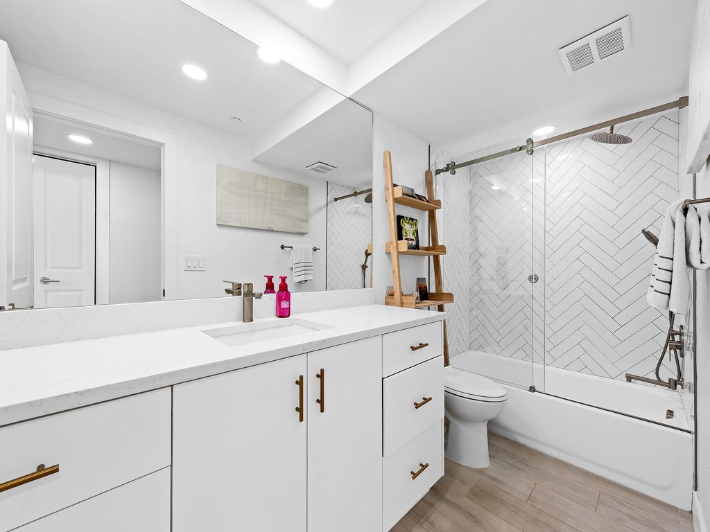 Boca Raton, Florida, 33487, United States, 2 Bedrooms Bedrooms, ,2 BathroomsBathrooms,Residential,Forsale,1886575
