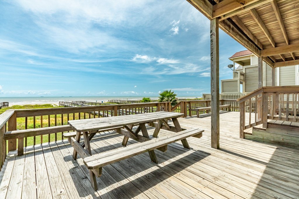 Surfside Beach, Texas, 77541, United States, 10 Bedrooms Bedrooms, ,6 BathroomsBathrooms,Residential,Forsale,1889081