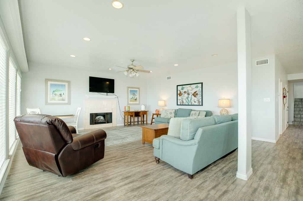 Surfside Beach, Texas, 77541, United States, 10 Bedrooms Bedrooms, ,6 BathroomsBathrooms,Residential,Forsale,1889081