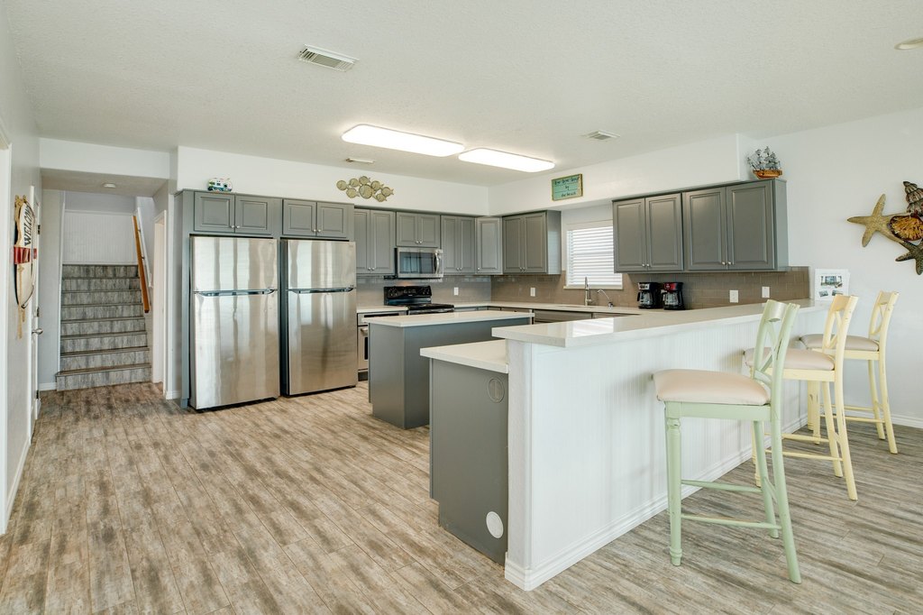 Surfside Beach, Texas, 77541, United States, 10 Bedrooms Bedrooms, ,6 BathroomsBathrooms,Residential,Forsale,1889081