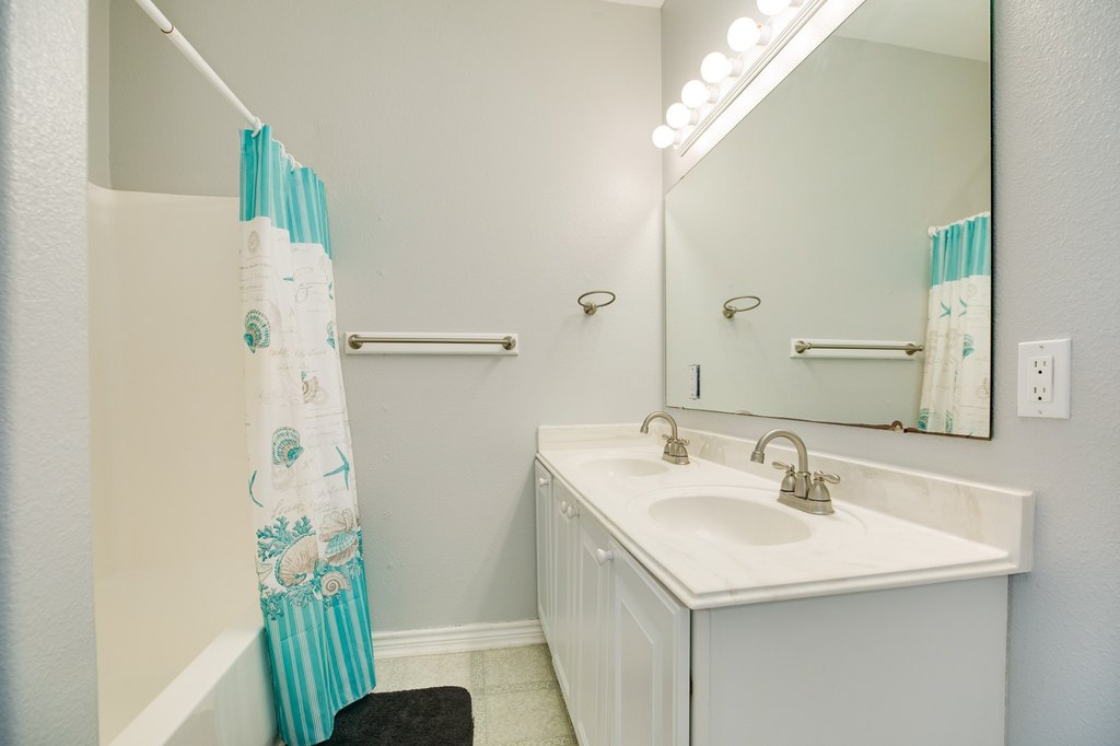 Surfside Beach, Texas, 77541, United States, 10 Bedrooms Bedrooms, ,6 BathroomsBathrooms,Residential,Forsale,1889081