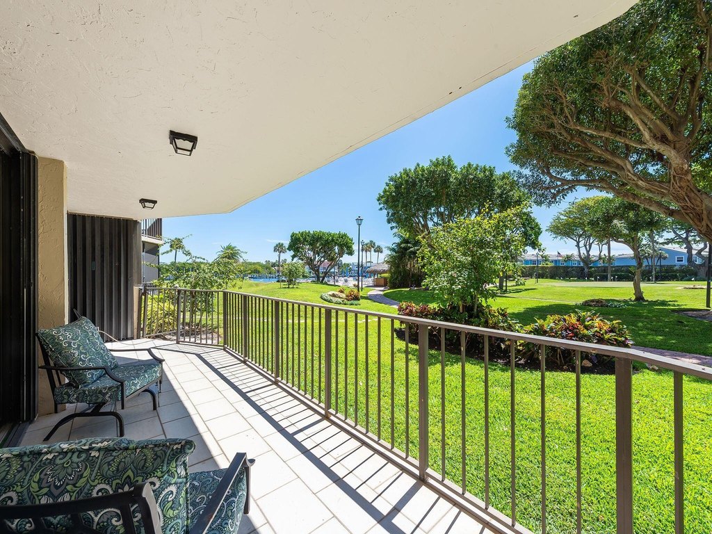 Boca Raton, Florida, 33487, United States, 2 Bedrooms Bedrooms, ,2 BathroomsBathrooms,Residential,Forsale,1886575