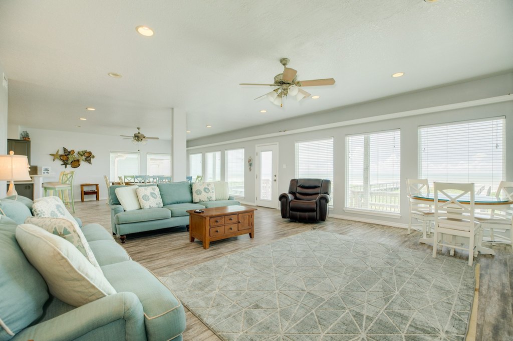 Surfside Beach, Texas, 77541, United States, 10 Bedrooms Bedrooms, ,6 BathroomsBathrooms,Residential,Forsale,1889081