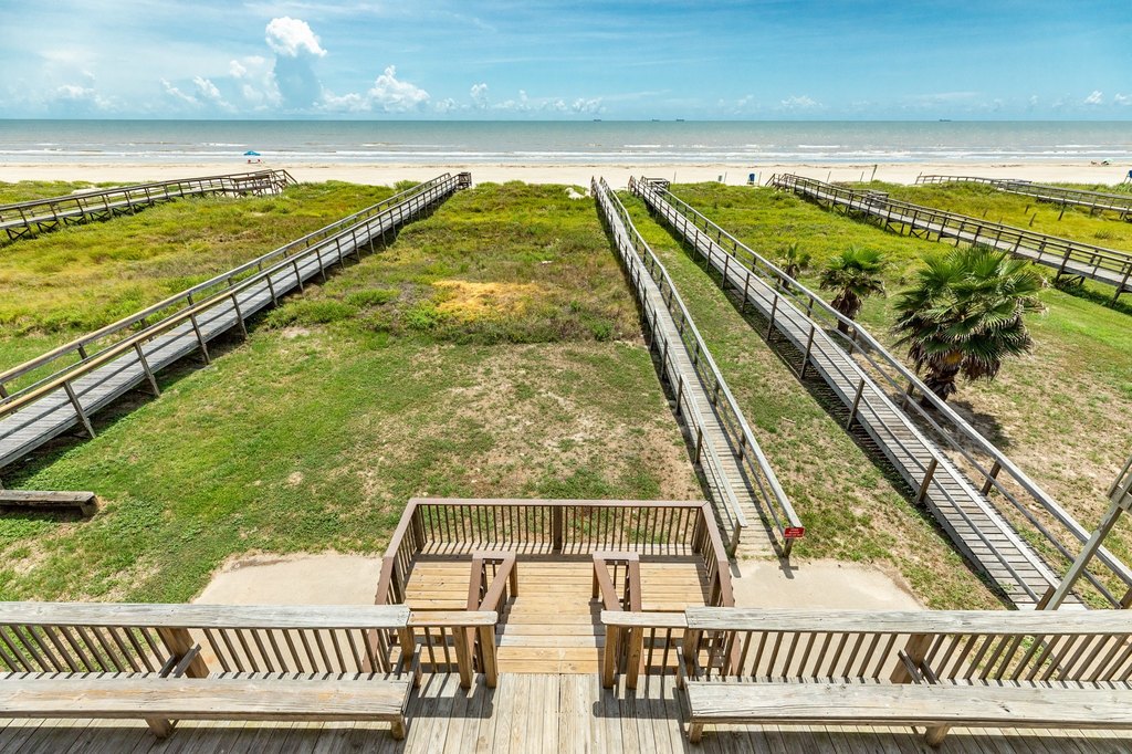Surfside Beach, Texas, 77541, United States, 10 Bedrooms Bedrooms, ,6 BathroomsBathrooms,Residential,Forsale,1889081