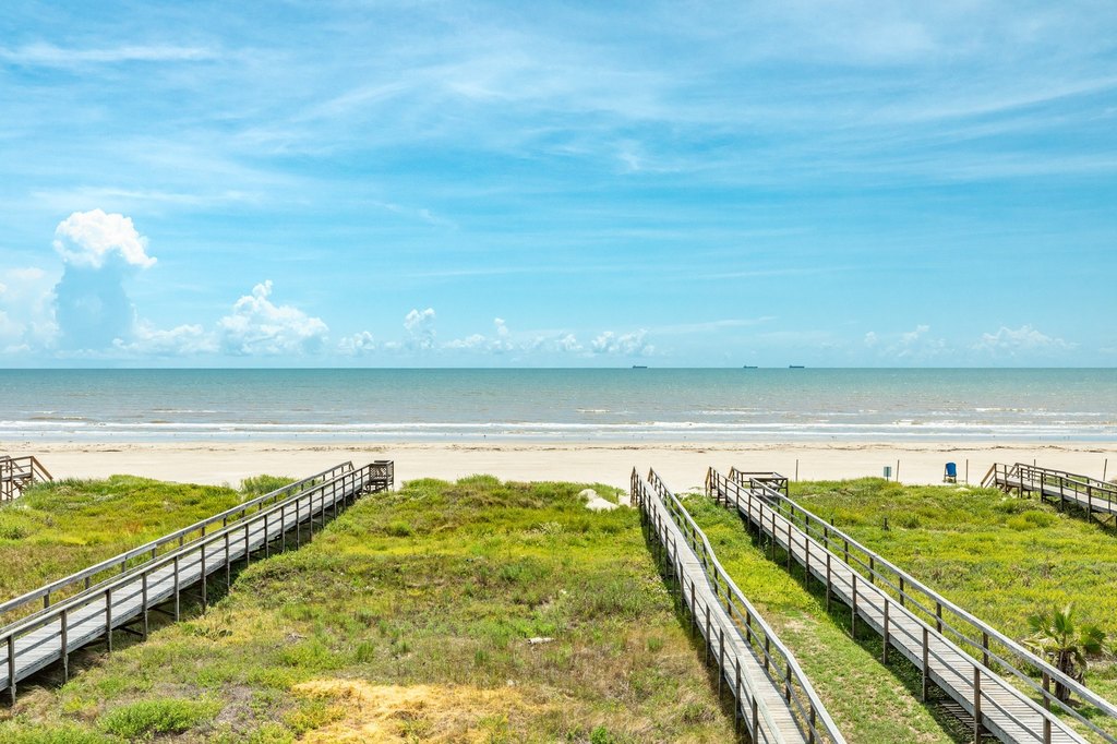 Surfside Beach, Texas, 77541, United States, 10 Bedrooms Bedrooms, ,6 BathroomsBathrooms,Residential,Forsale,1889081