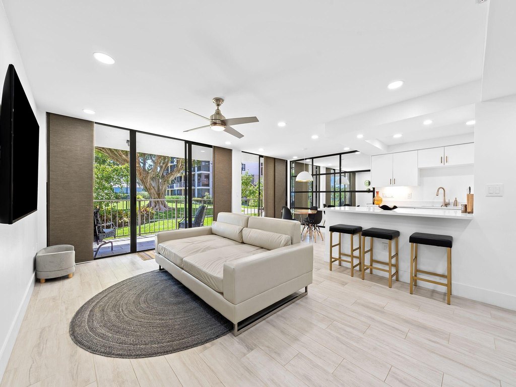 Boca Raton, Florida, 33487, United States, 2 Bedrooms Bedrooms, ,2 BathroomsBathrooms,Residential,Forsale,1886575