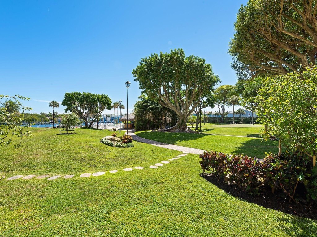 Boca Raton, Florida, 33487, United States, 2 Bedrooms Bedrooms, ,2 BathroomsBathrooms,Residential,Forsale,1886575