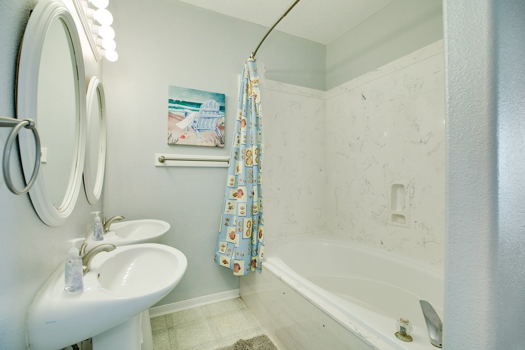 Surfside Beach, Texas, 77541, United States, 10 Bedrooms Bedrooms, ,6 BathroomsBathrooms,Residential,Forsale,1889081