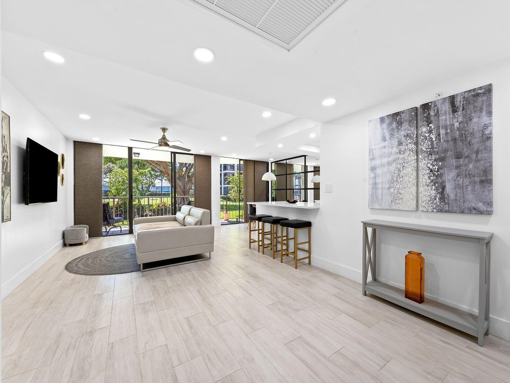 Boca Raton, Florida, 33487, United States, 2 Bedrooms Bedrooms, ,2 BathroomsBathrooms,Residential,Forsale,1886575