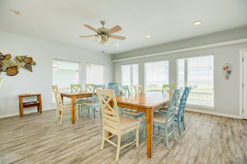 Surfside Beach, Texas, 77541, United States, 10 Bedrooms Bedrooms, ,6 BathroomsBathrooms,Residential,Forsale,1889081