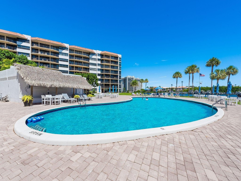 Boca Raton, Florida, 33487, United States, 2 Bedrooms Bedrooms, ,2 BathroomsBathrooms,Residential,Forsale,1886575