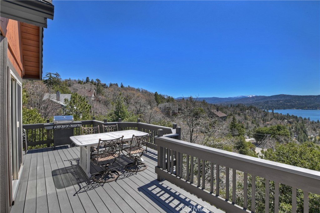 Lake Arrowhead, California, 92352, United States, 5 Bedrooms Bedrooms, ,5 BathroomsBathrooms,Residential,Forsale,1886300