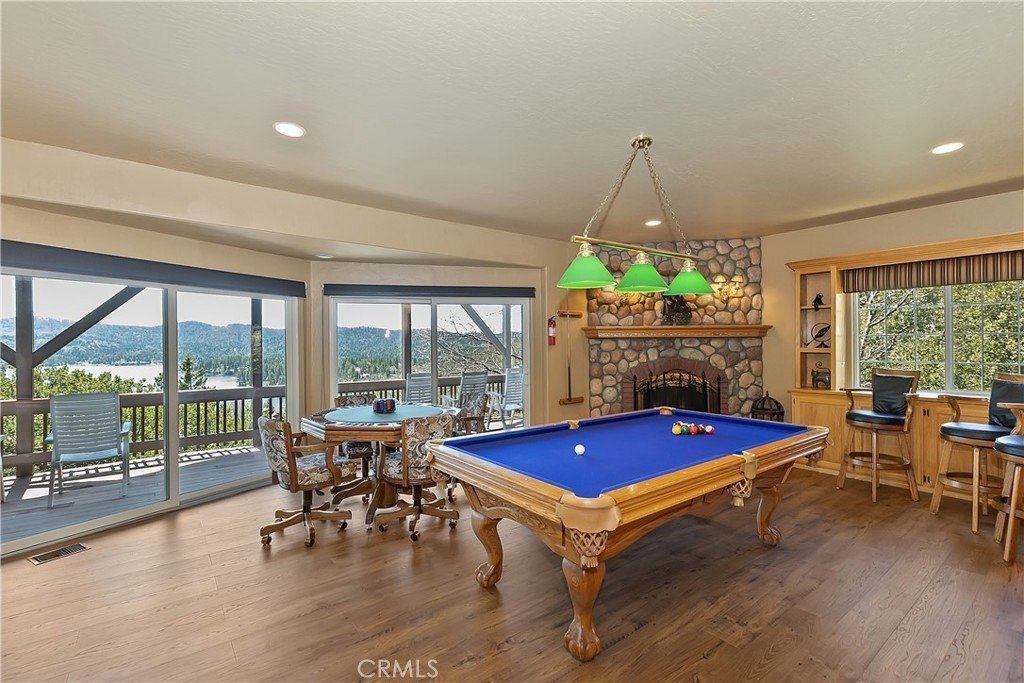 Lake Arrowhead, California, 92352, United States, 5 Bedrooms Bedrooms, ,5 BathroomsBathrooms,Residential,Forsale,1886300